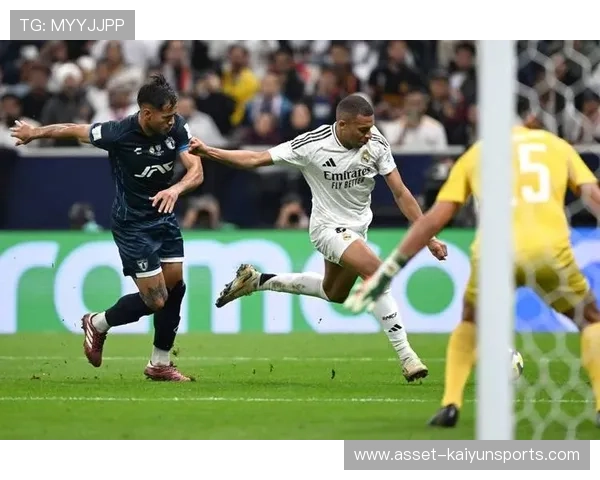 球队在洲际赛事中凭借防守拿下意外胜利，在某洲际杯足球大赛中